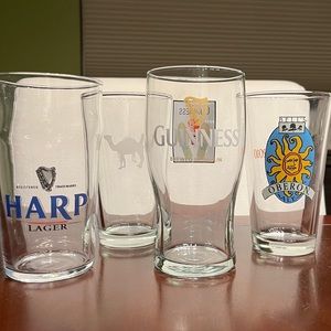 Assorted pint glasses - lot of 4